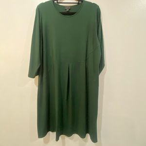 ⭐️ J.Jill Wearever collection green long sleeve dress.